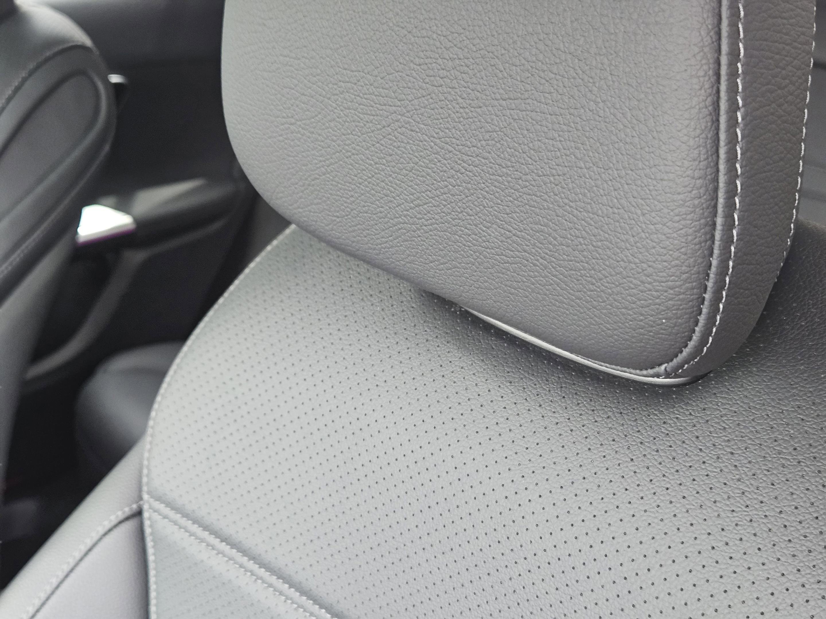 Certified 2026 Mercedes-Benz GLC 300 image 7
