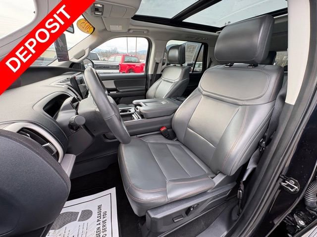 Used 2025 Ford Expedition Active image 42