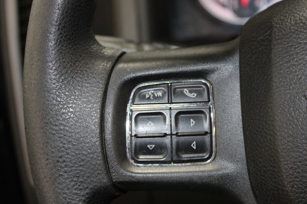Used 2015 RAM 1500 Express RWD image 35