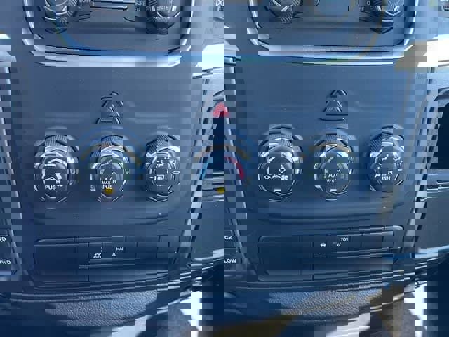 Used 2024 RAM 1500 Classic SLT image 15