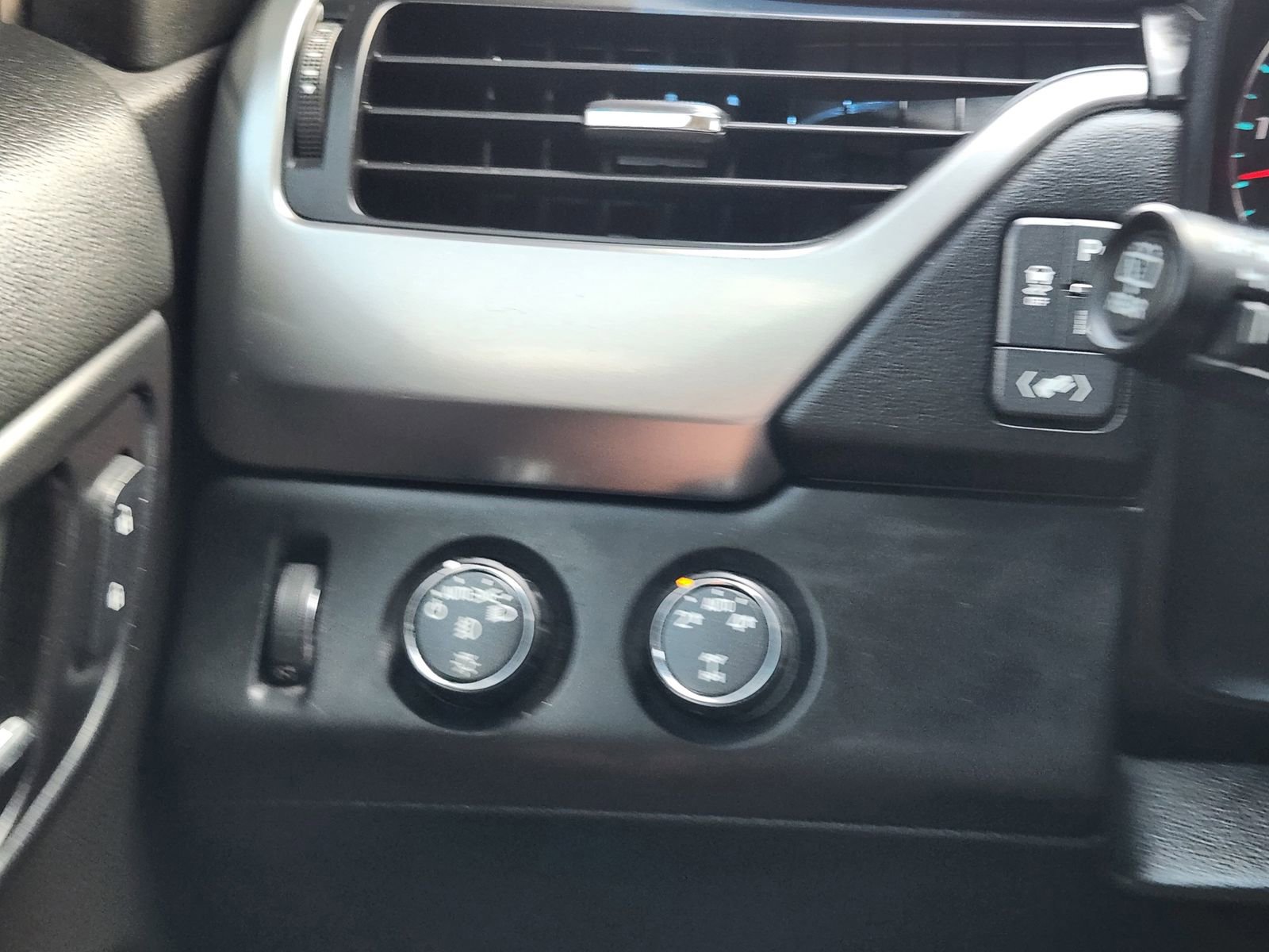 Used 2015 Chevrolet Suburban LTZ AWD/4WD image 25