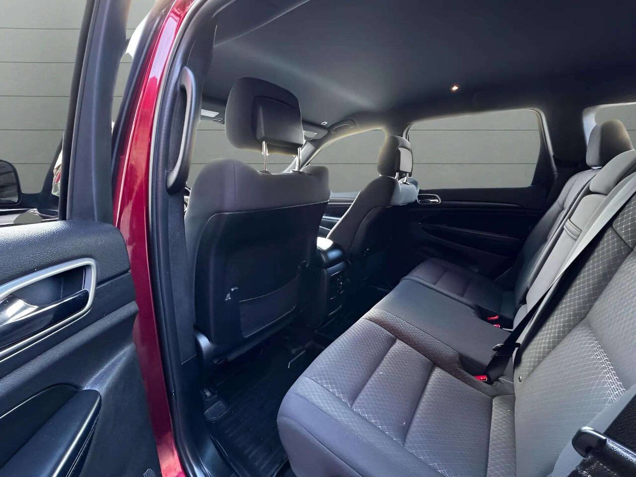 Used 2018 Jeep Grand Cherokee Laredo image 10