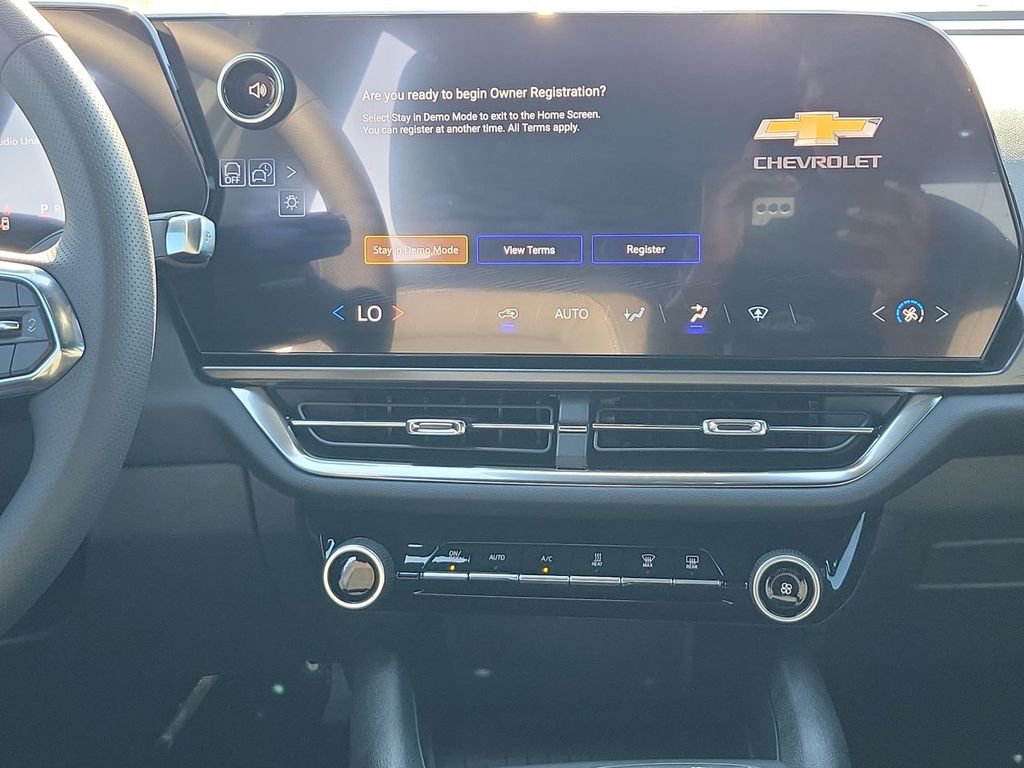 New 2026 Chevrolet Equinox EV LT image 13