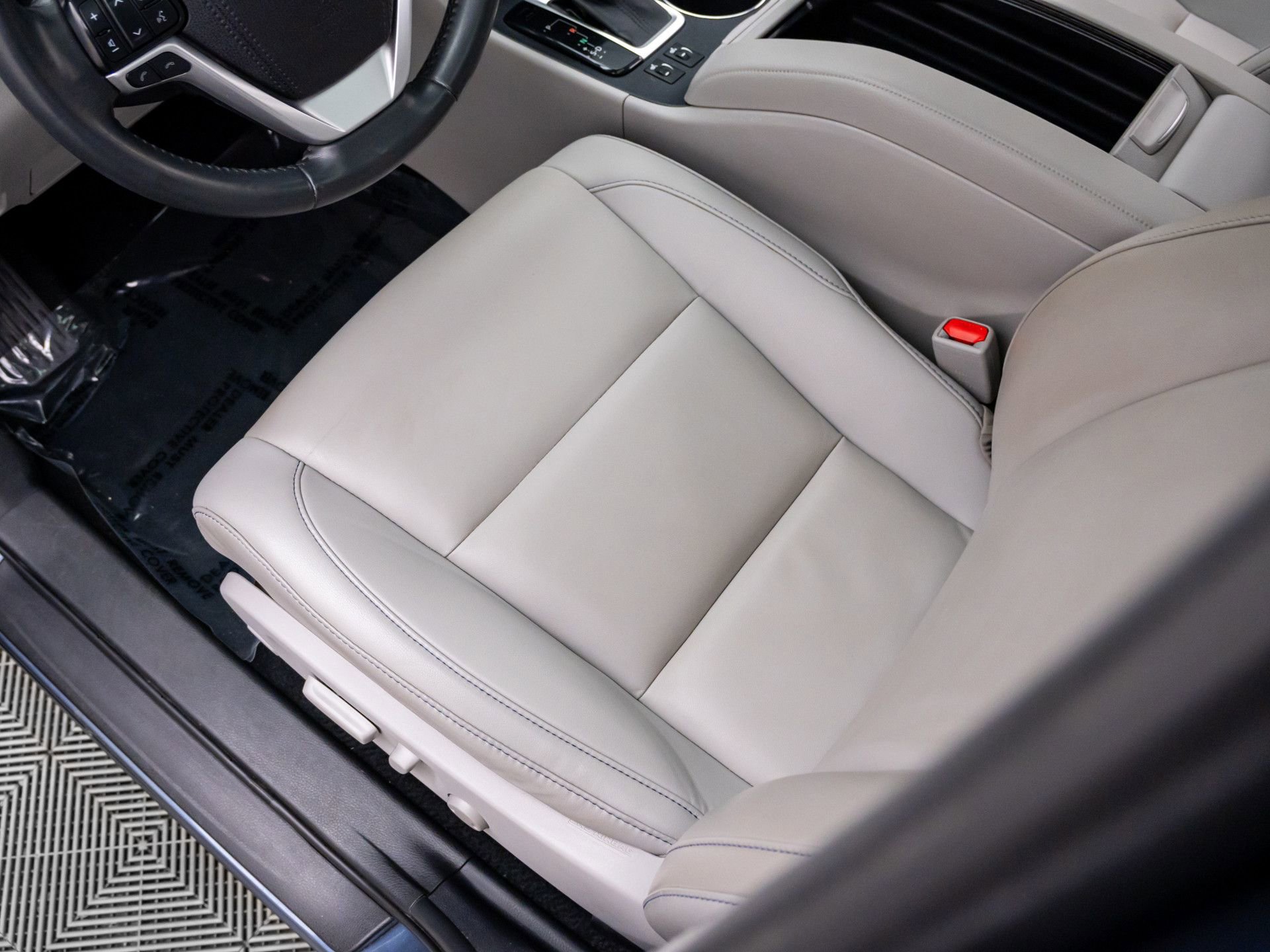 Used 2019 Toyota Highlander XLE image 13