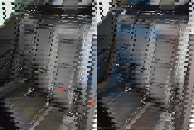 Used 2024 GMC Terrain SLT w/ Elevation Edition image 7