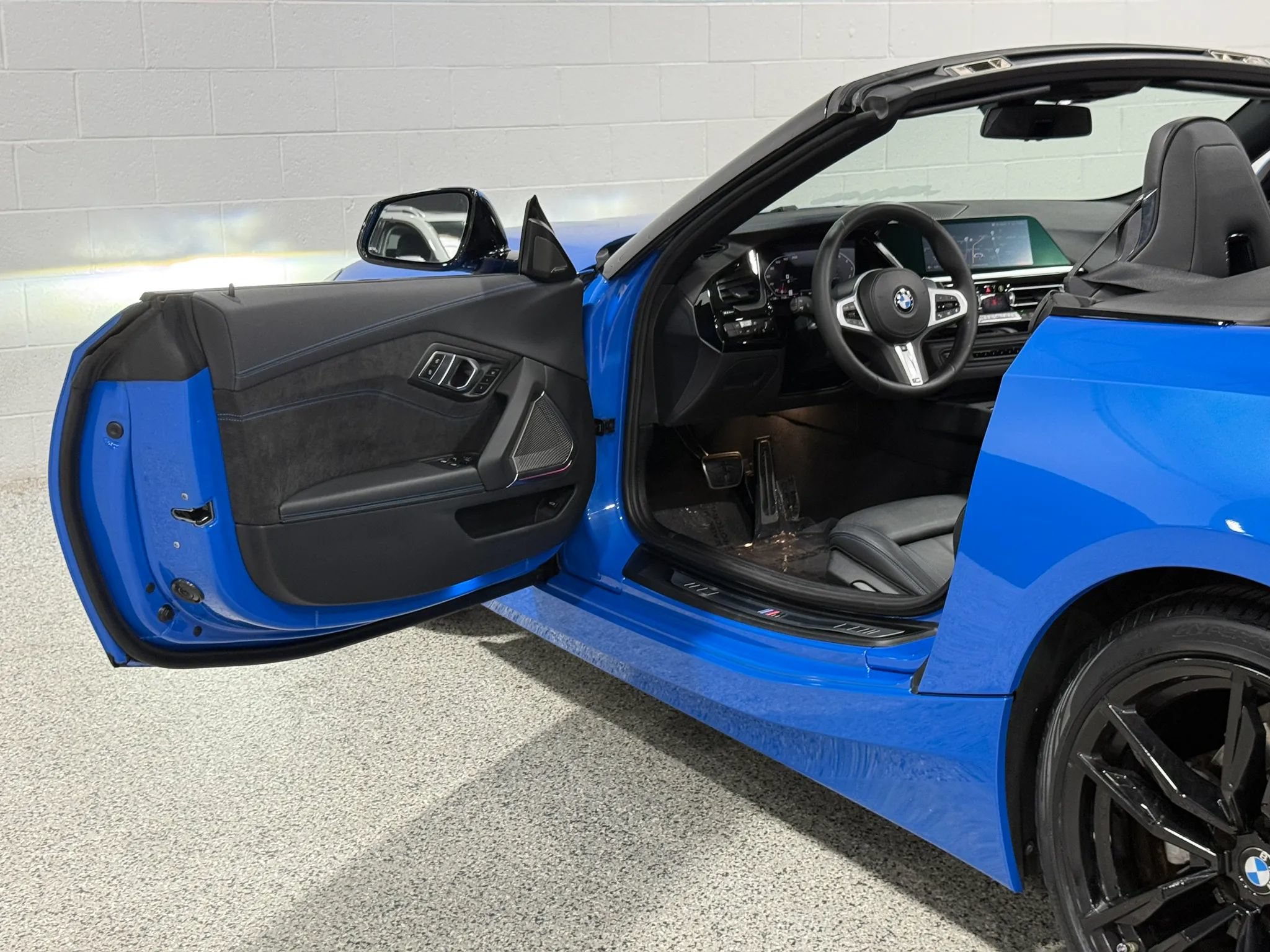 Used 2019 BMW Z4 sDrive30i w/ M Sport Package RWD image 12