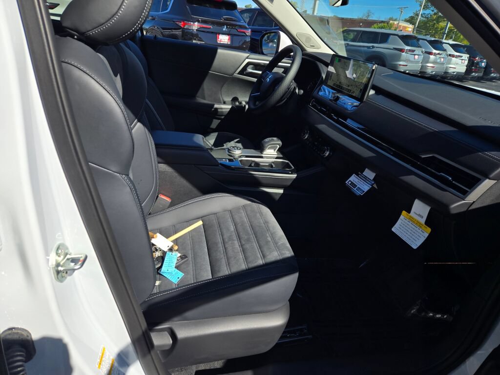 New 2026 Mitsubishi Outlander SE AWD/4WD image 4