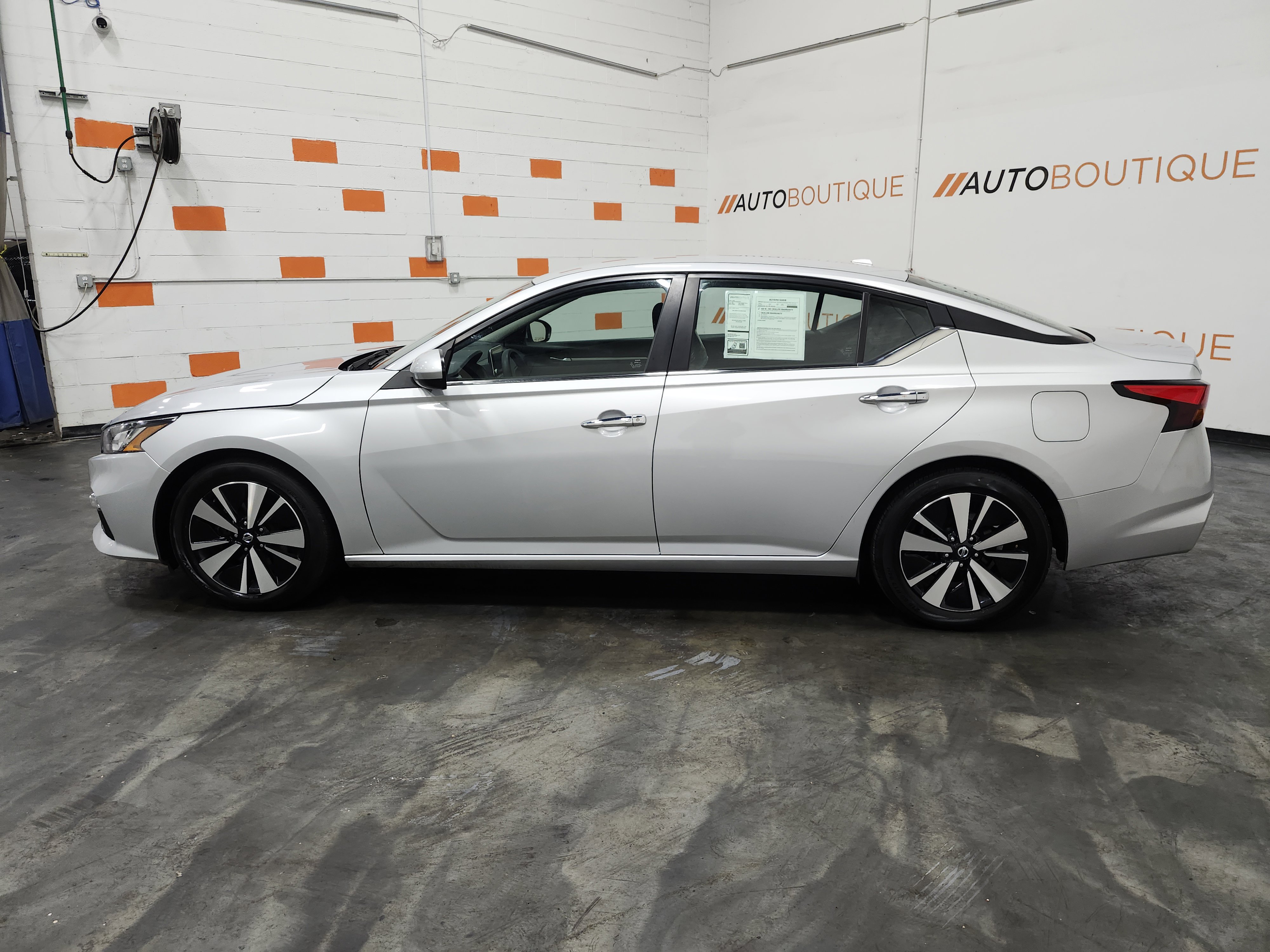 Used 2022 Nissan Altima 2.5 SV image 12