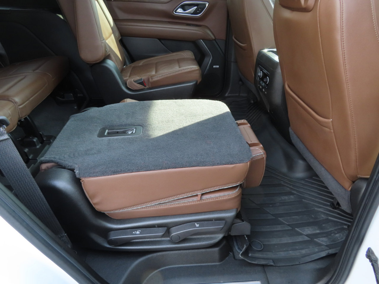 Used 2021 Chevrolet Tahoe High Country w/ Premium Package image 52