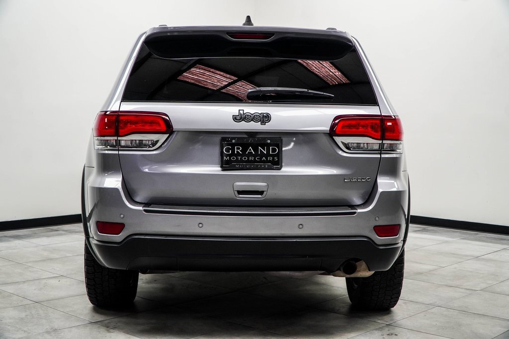 Used 2021 Jeep Grand Cherokee Laredo image 9