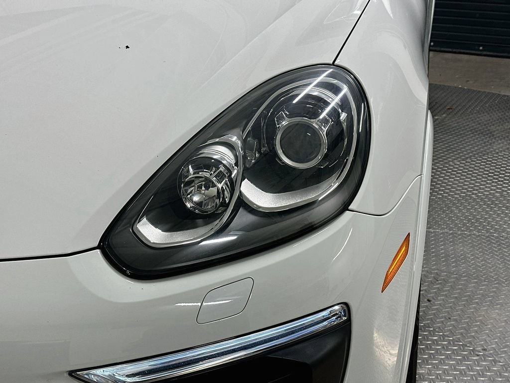 Certified 2018 Porsche Cayenne Platinum Edition AWD/4WD image 32