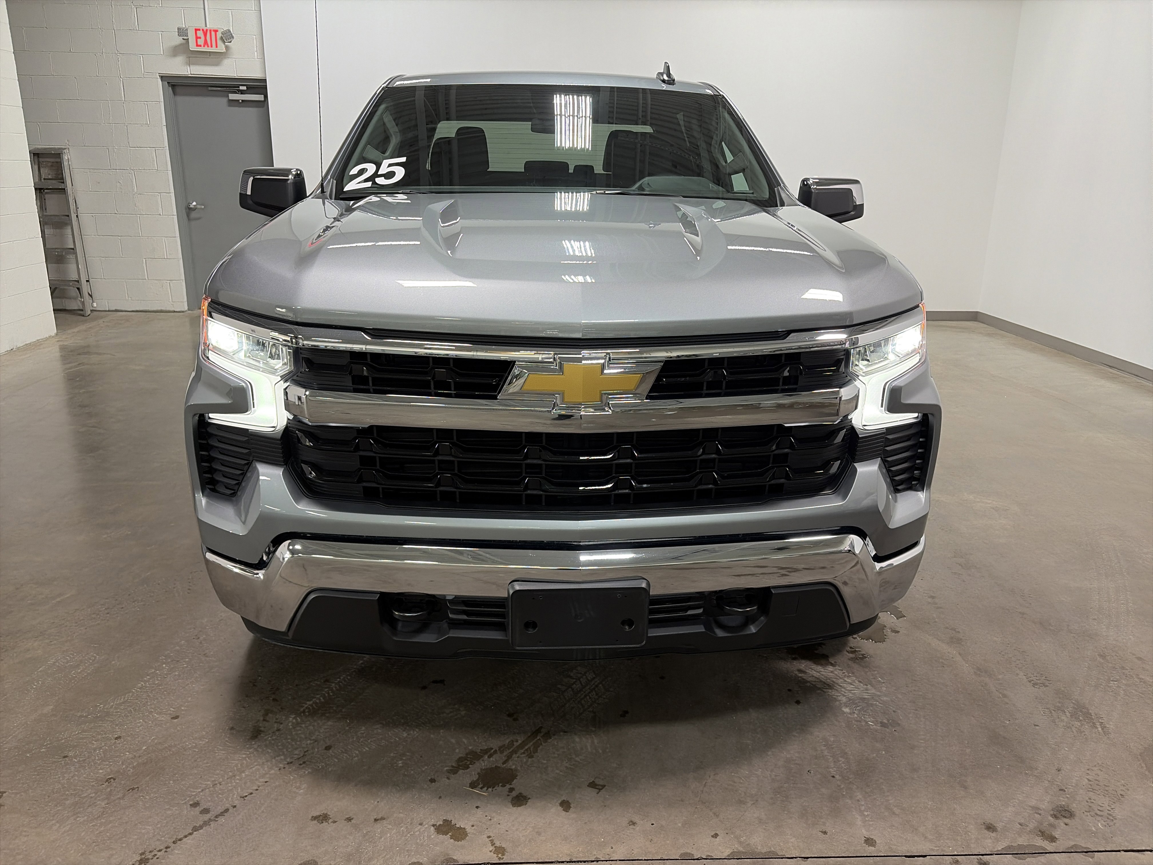 Used 2025 Chevrolet Silverado 1500 LT image 35
