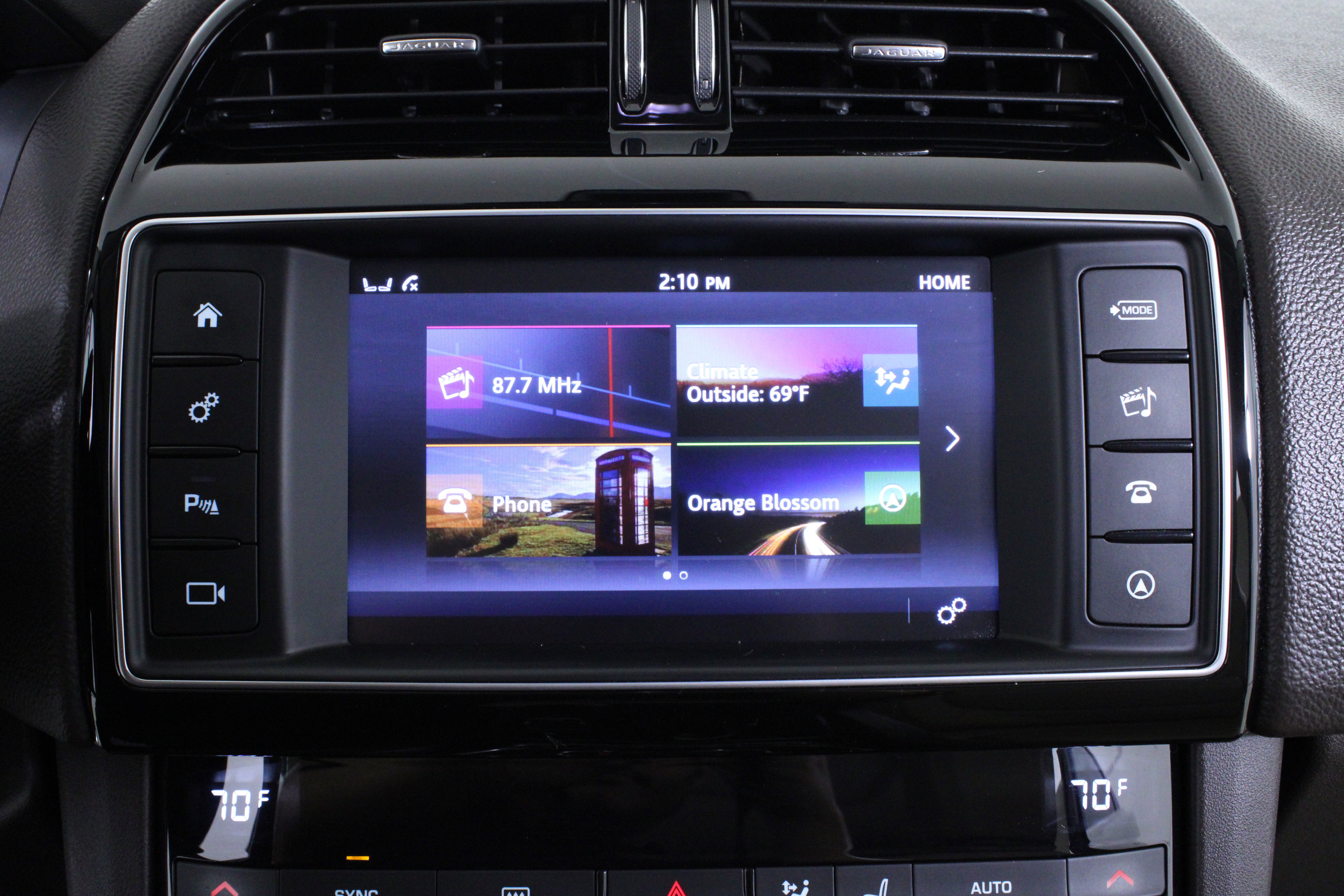 Used 2017 Jaguar F-PACE Prestige image 27