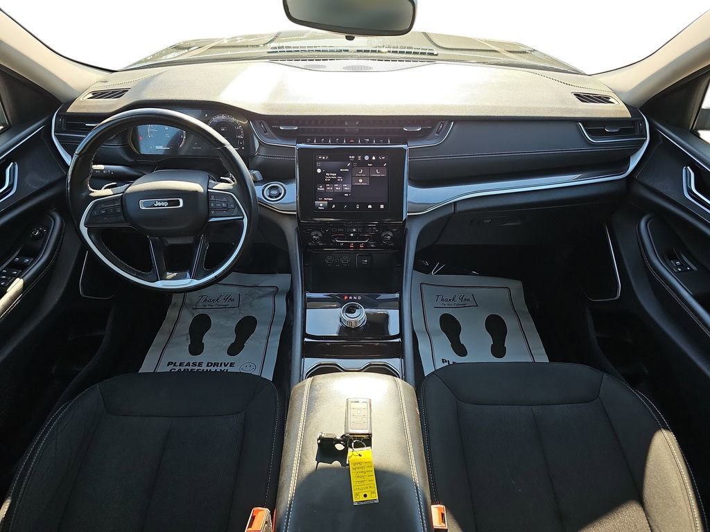 Used 2021 Jeep Grand Cherokee L Laredo w/ Luxury Tech Group I image 12