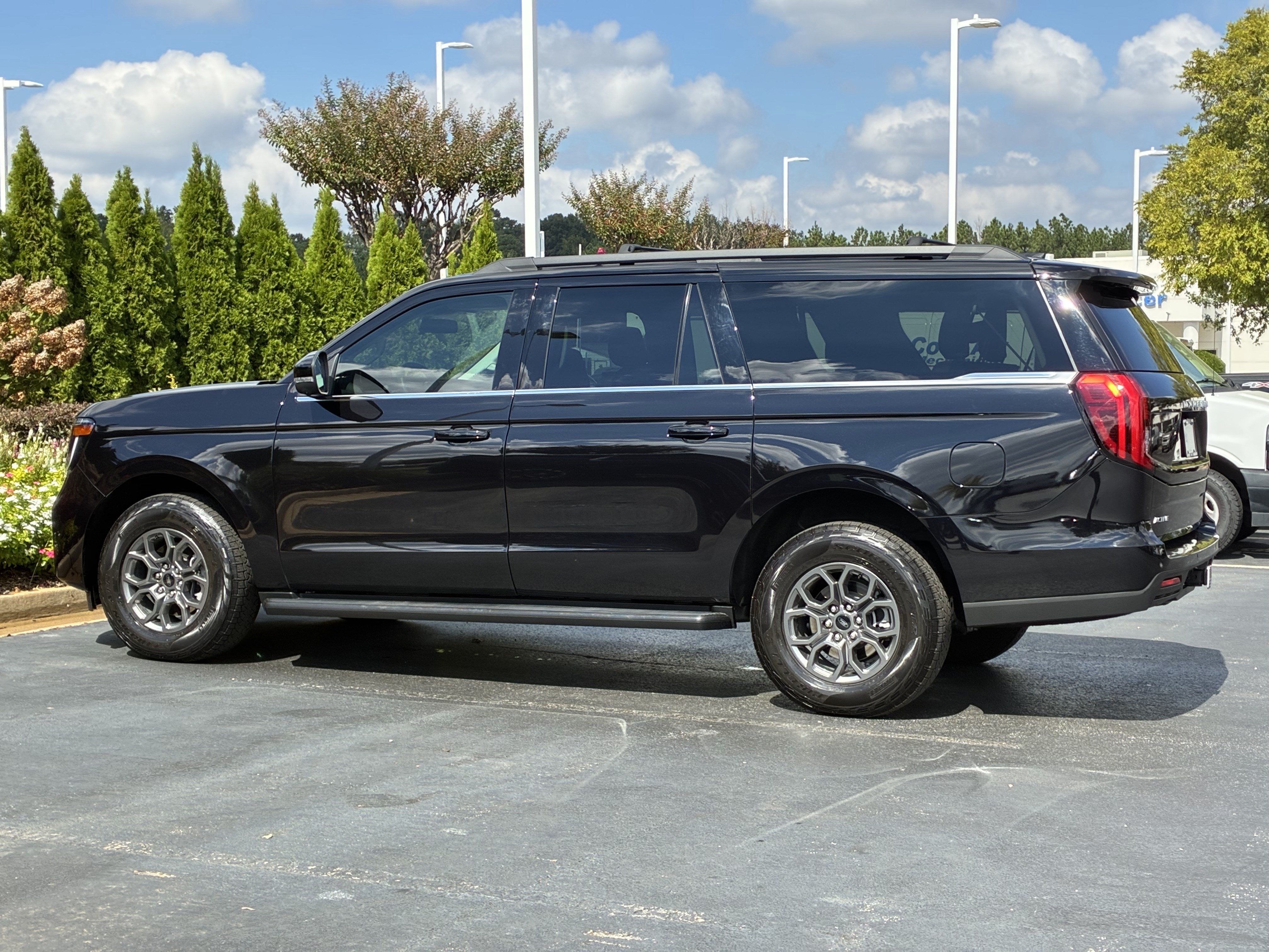 Used 2026 Ford Expedition Max Active AWD/4WD image 8