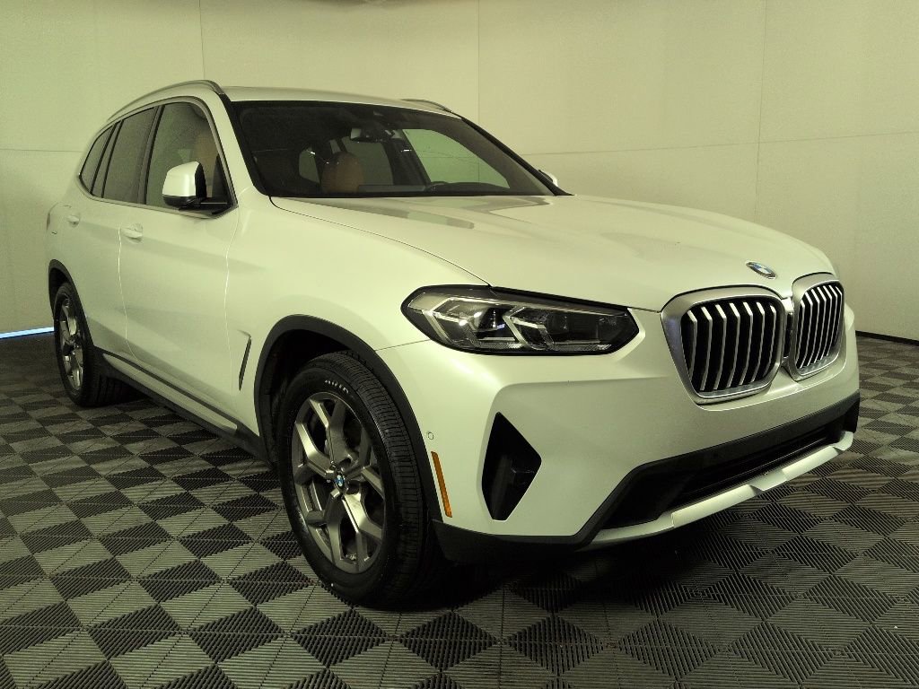 Used 2024 BMW X3 xDrive30i w/ Premium Package AWD/4WD image 3