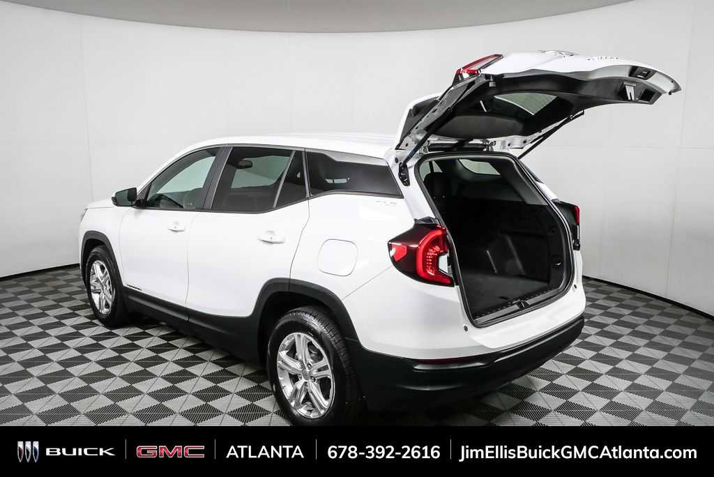 Used 2024 GMC Terrain SLE image 30