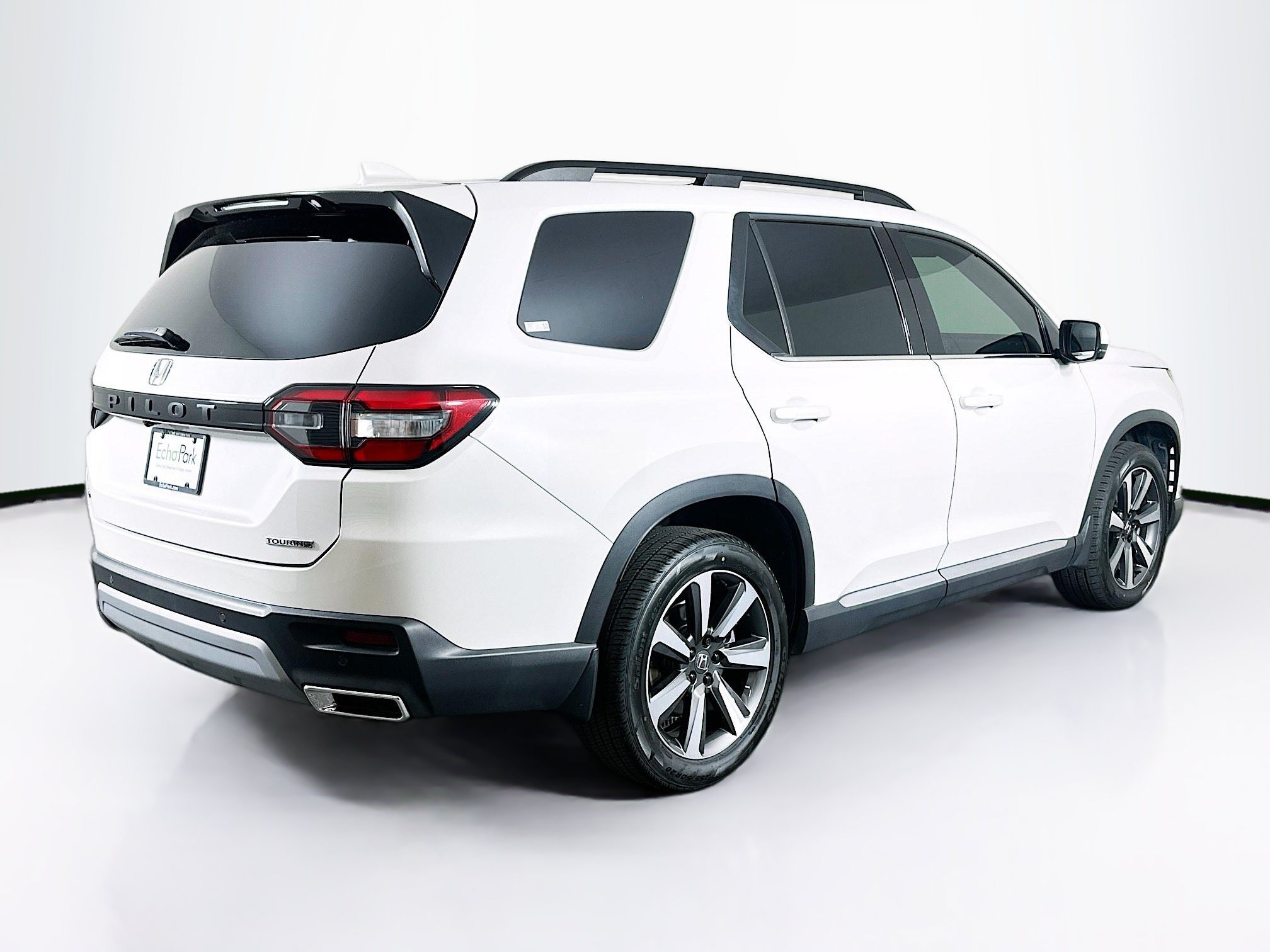 Used 2024 Honda Pilot Touring image 9