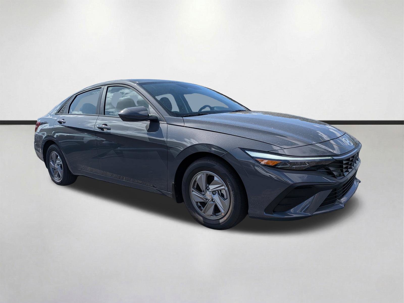 New 2026 Hyundai Elantra SE FWD image 1