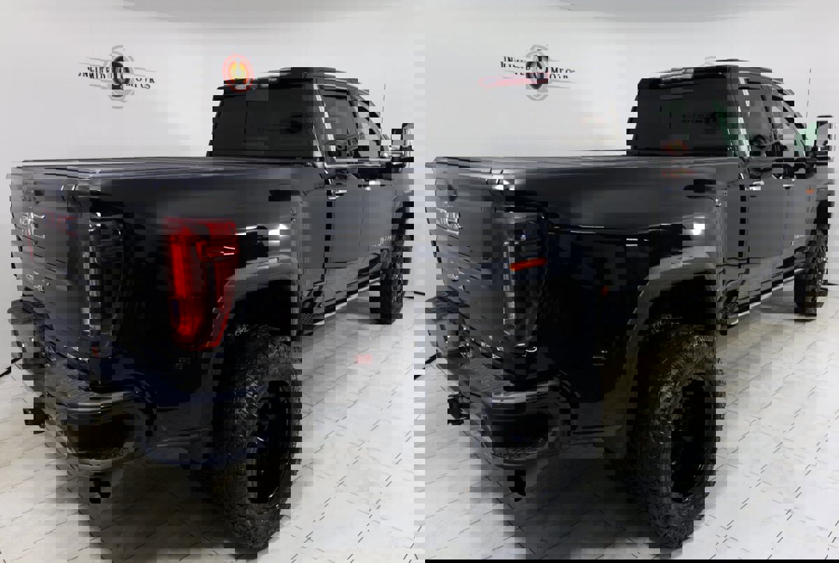 Used 2022 GMC Sierra 3500 Denali image 3