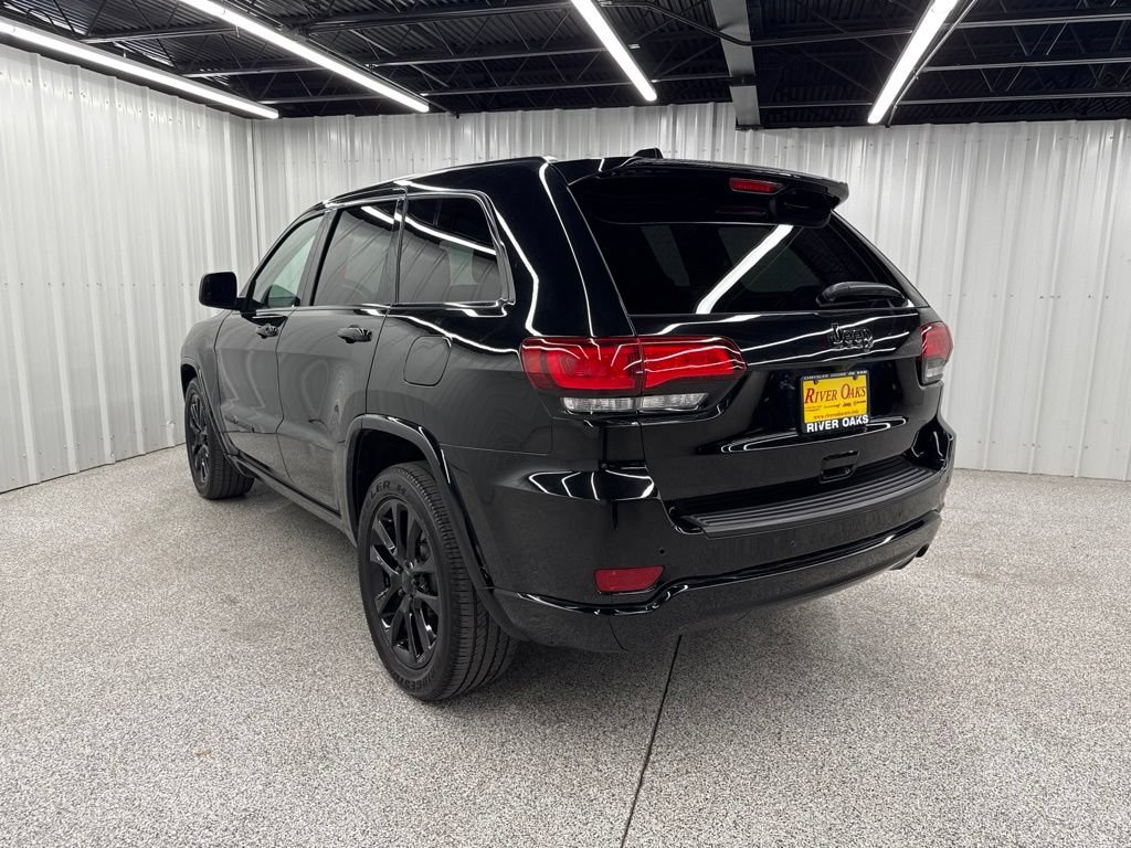 Used 2021 Jeep Grand Cherokee Laredo X RWD image 4