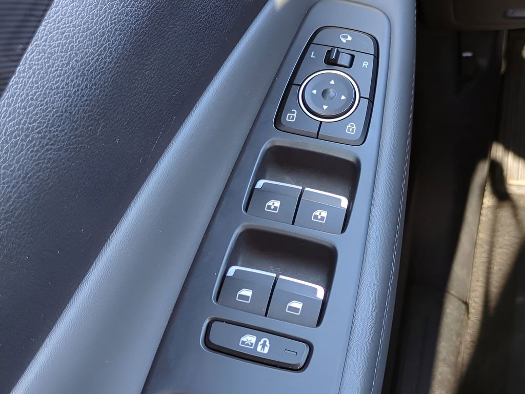 Used 2023 Hyundai Santa Fe Limited image 25