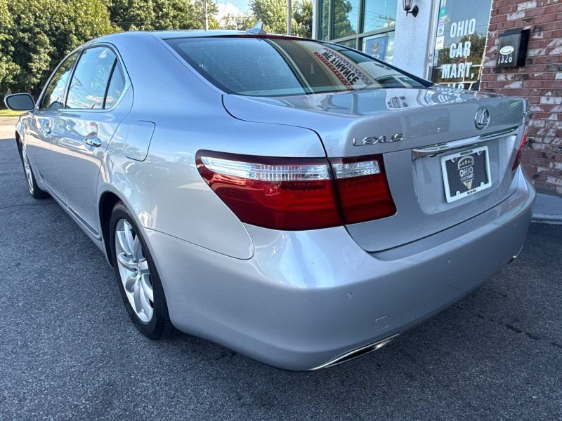 Used 2007 Lexus LS 460 L w/ Luxury Pkg RWD image 7