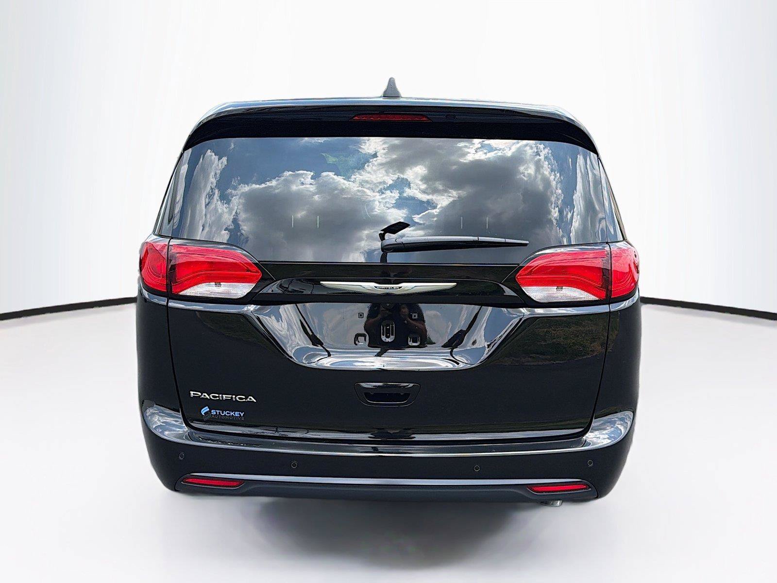 New 2027 Chrysler Pacifica LX FWD image 10