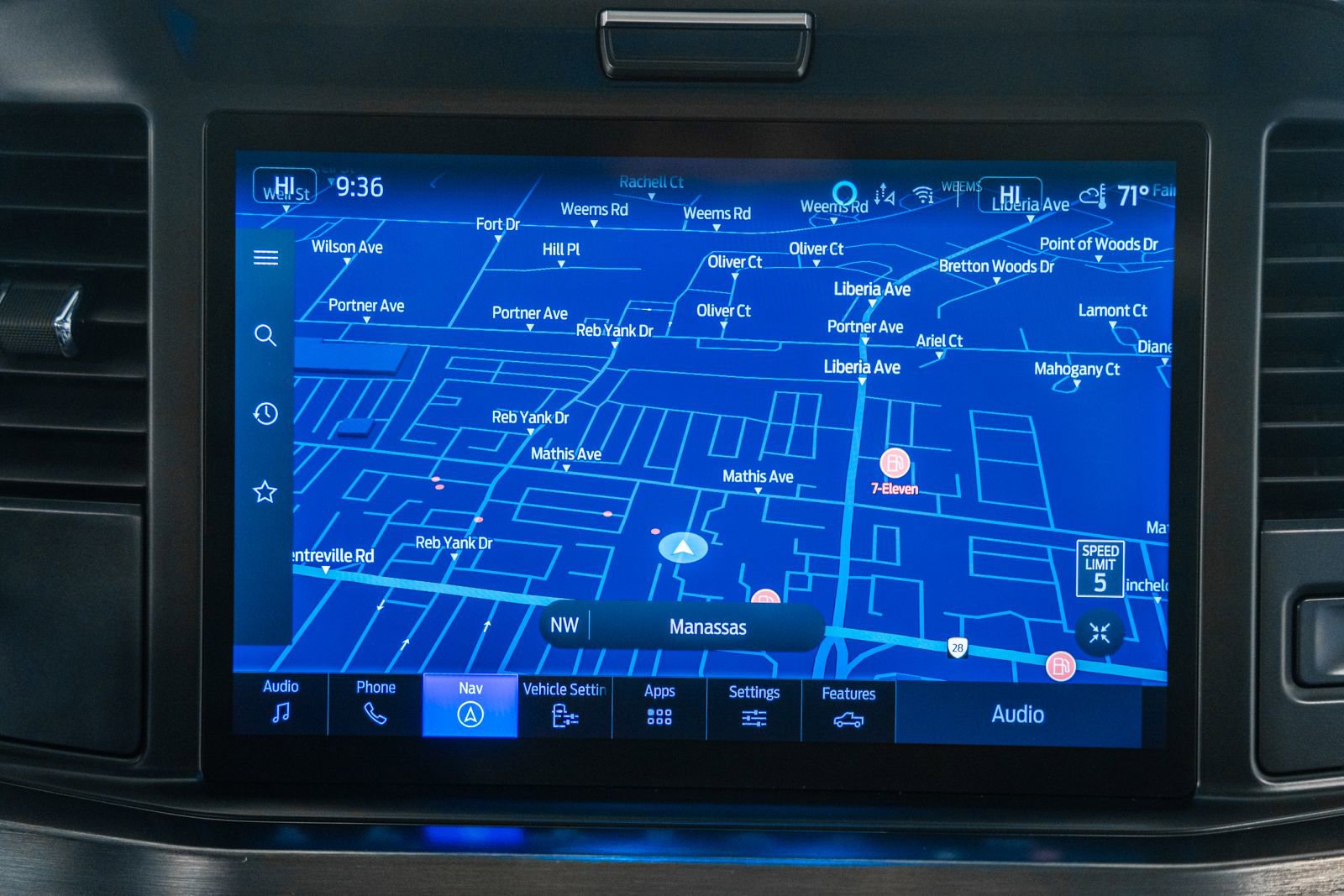 Used 2025 Ford F250 Lariat w/ Black Appearance Package image 28