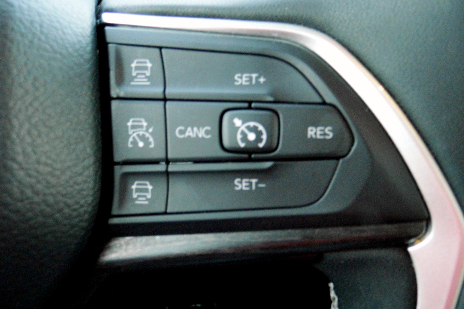 Used 2024 Jeep Grand Cherokee L Limited w/ Luxury Tech Group II image 11