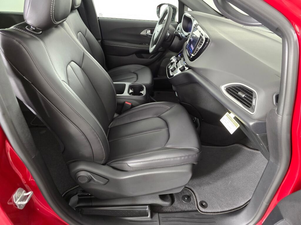 New 2026 Chrysler Voyager LX FWD image 27