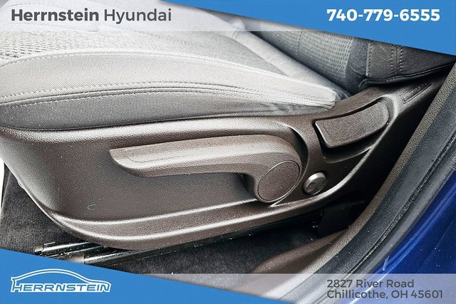 Used 2020 Hyundai Santa Fe SE image 14