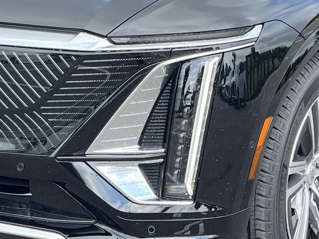 New 2026 Cadillac Lyriq Premium Luxury image 9