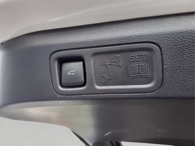 Used 2024 Ford Expedition Limited AWD/4WD image 11