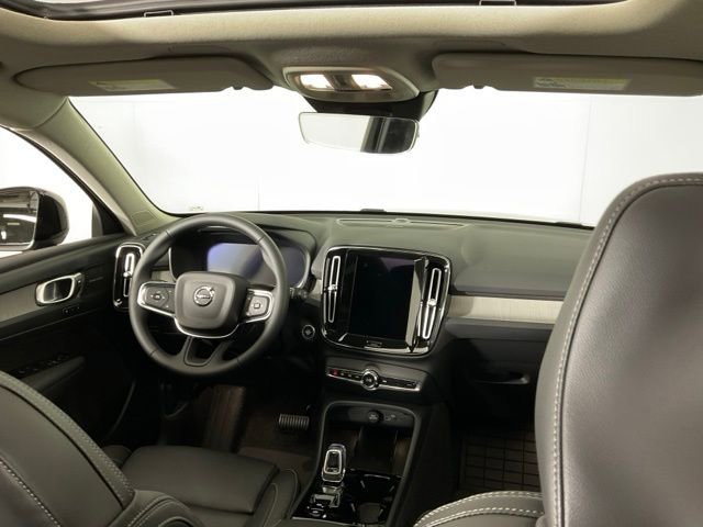 New 2026 Volvo XC40 B5 Ultra w/ Protection Package Premier AWD/4WD image 16