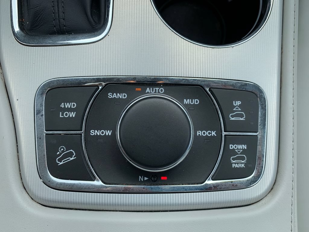 Used 2021 Jeep Grand Cherokee Summit AWD/4WD image 28
