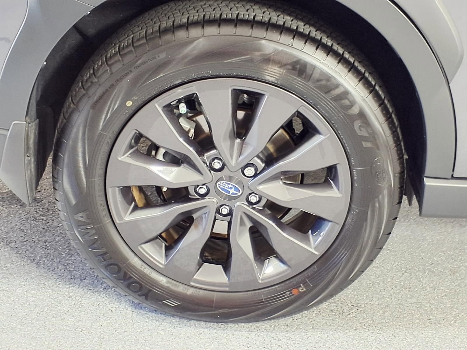 Certified 2025 Subaru Outback Onyx Edition image 3