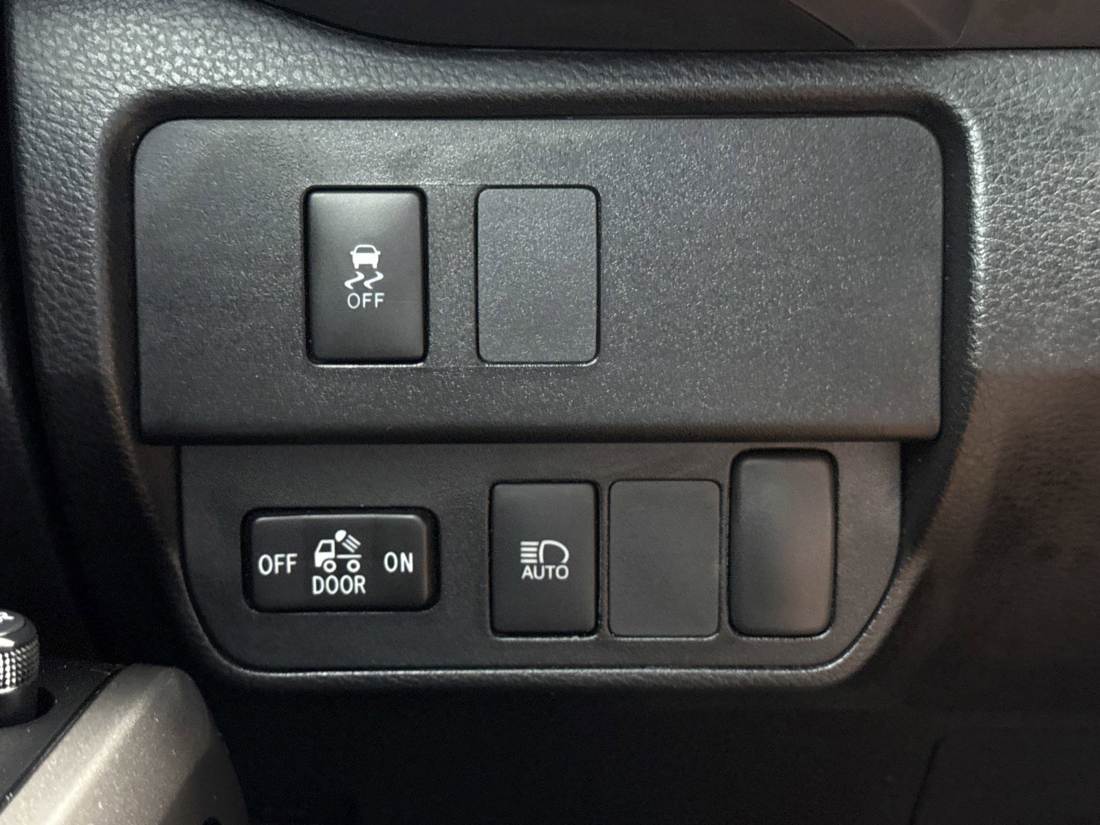 Used 2023 Toyota Tacoma SR5 AWD/4WD image 18