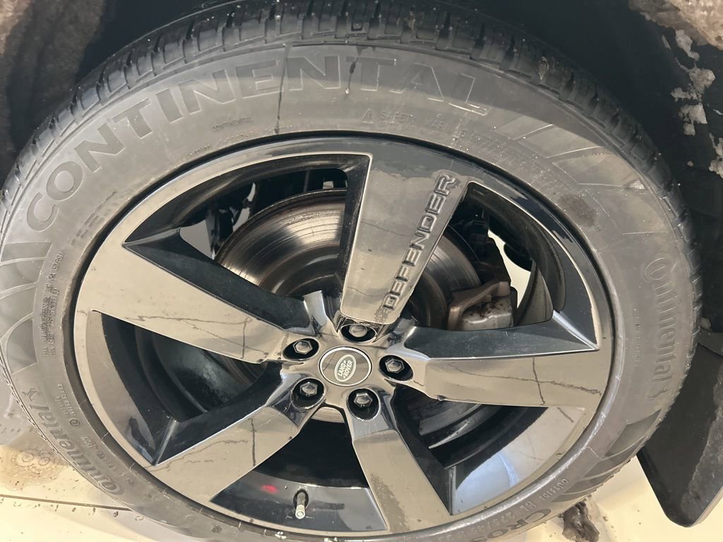 Used 2023 Land Rover Defender 90 X-Dynamic SE image 20