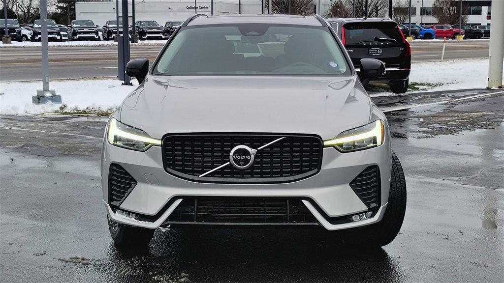 Certified 2025 Volvo XC60 B5 Plus image 31