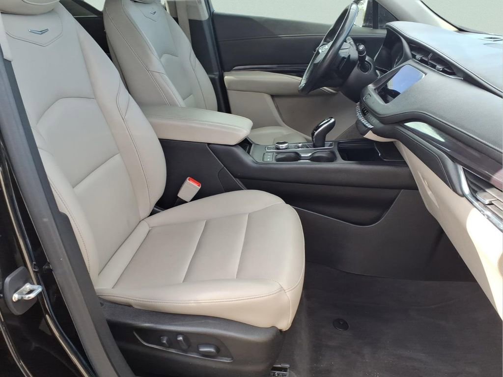 Used 2020 Cadillac XT4 Luxury image 14