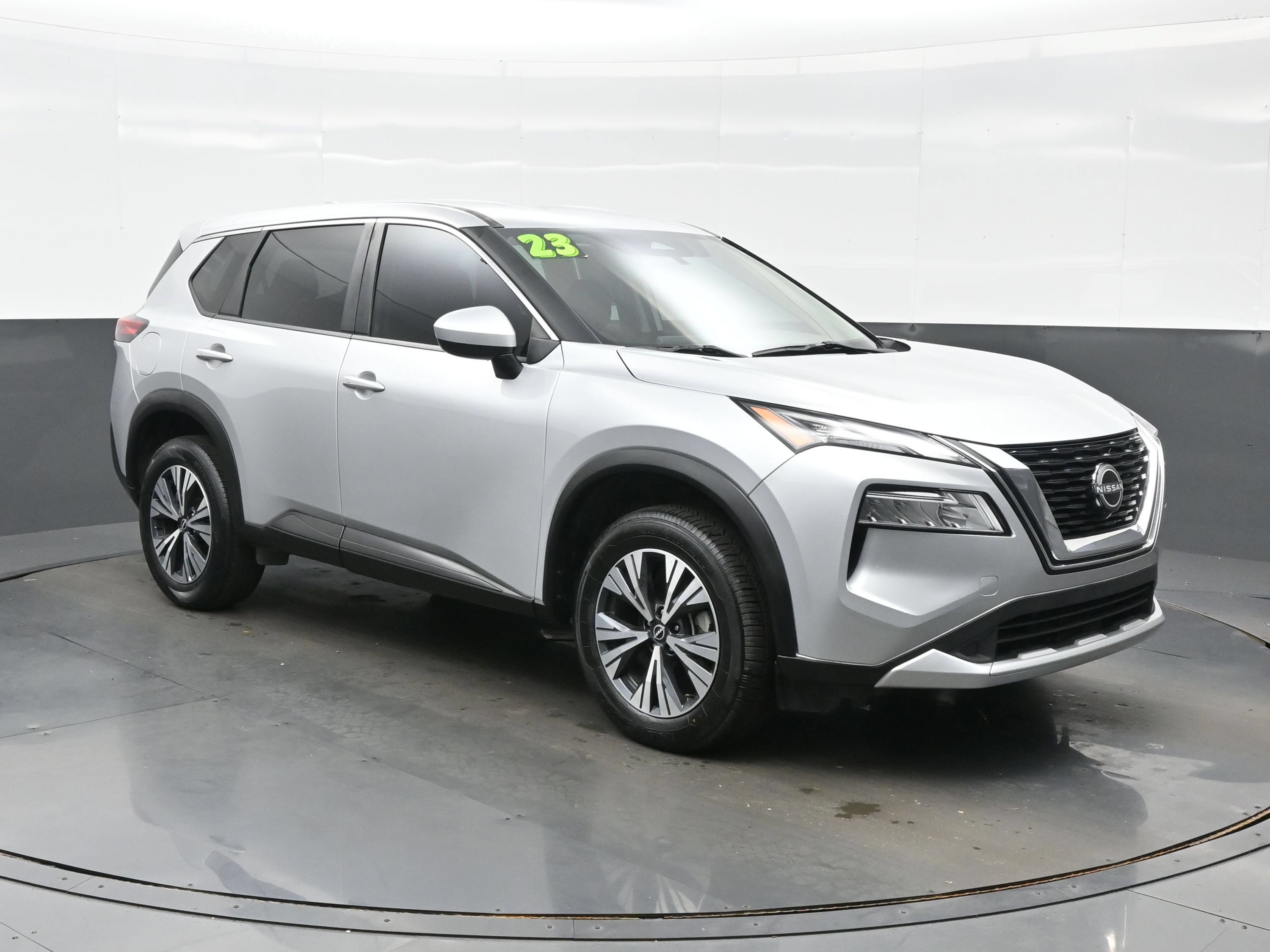Used 2023 Nissan Rogue SV AWD/4WD image 8