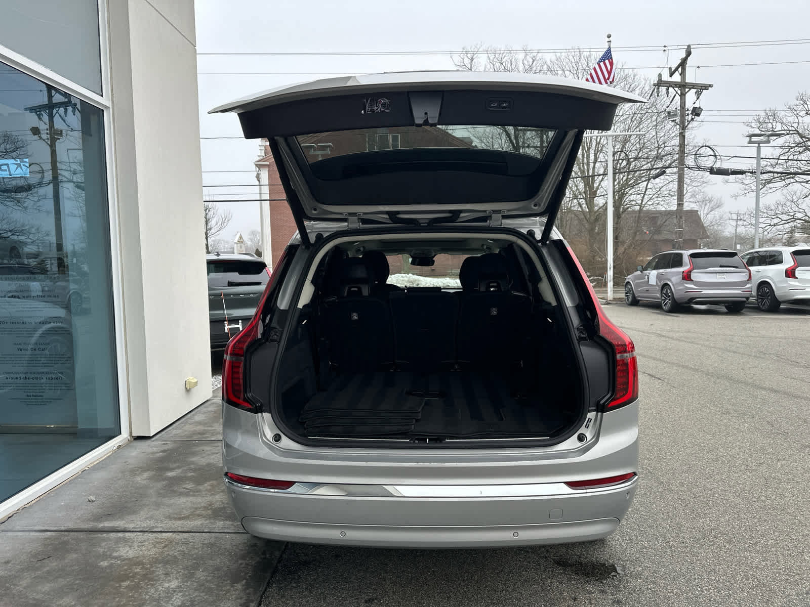 Certified 2025 Volvo XC90 B6 Plus image 11