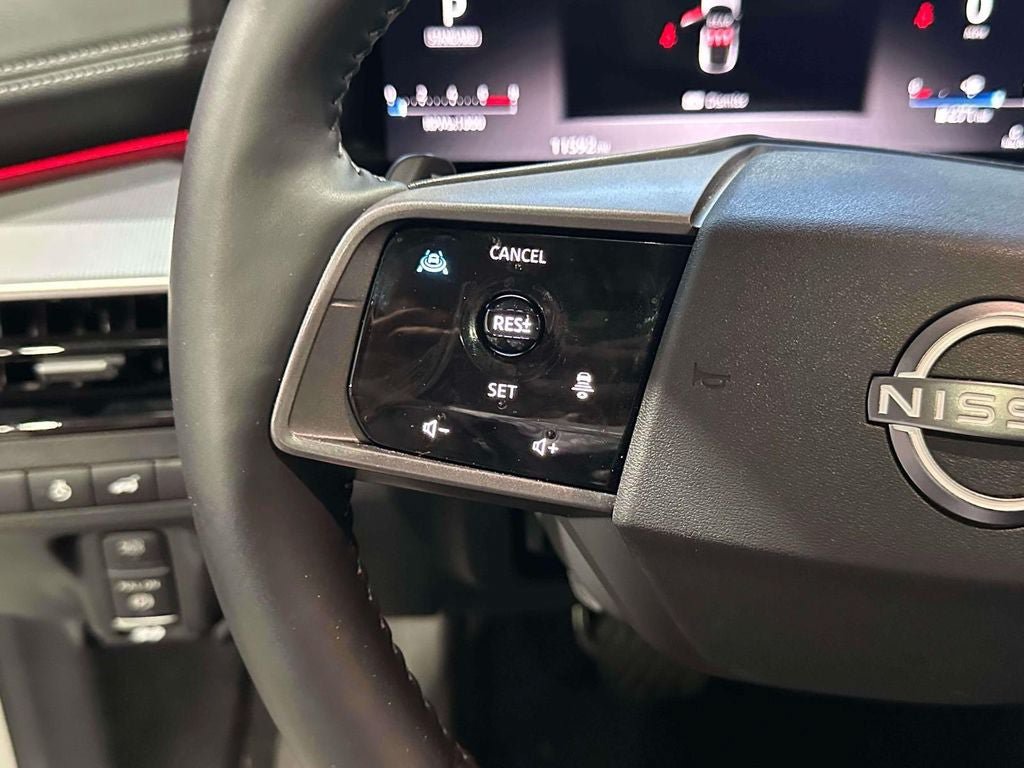 Used 2025 Nissan Murano SL AWD/4WD image 23