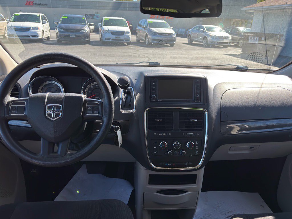 Used 2018 Dodge Grand Caravan SE image 9