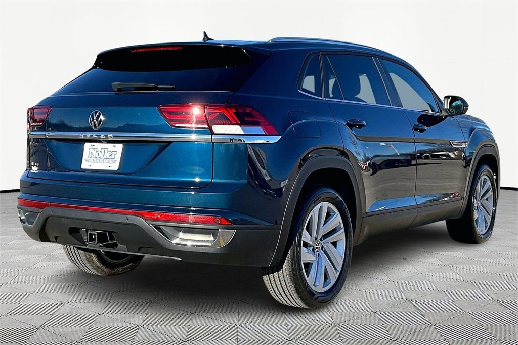 Used 2023 Volkswagen Atlas Cross Sport SE w/ Panoramic Sunroof Package image 2