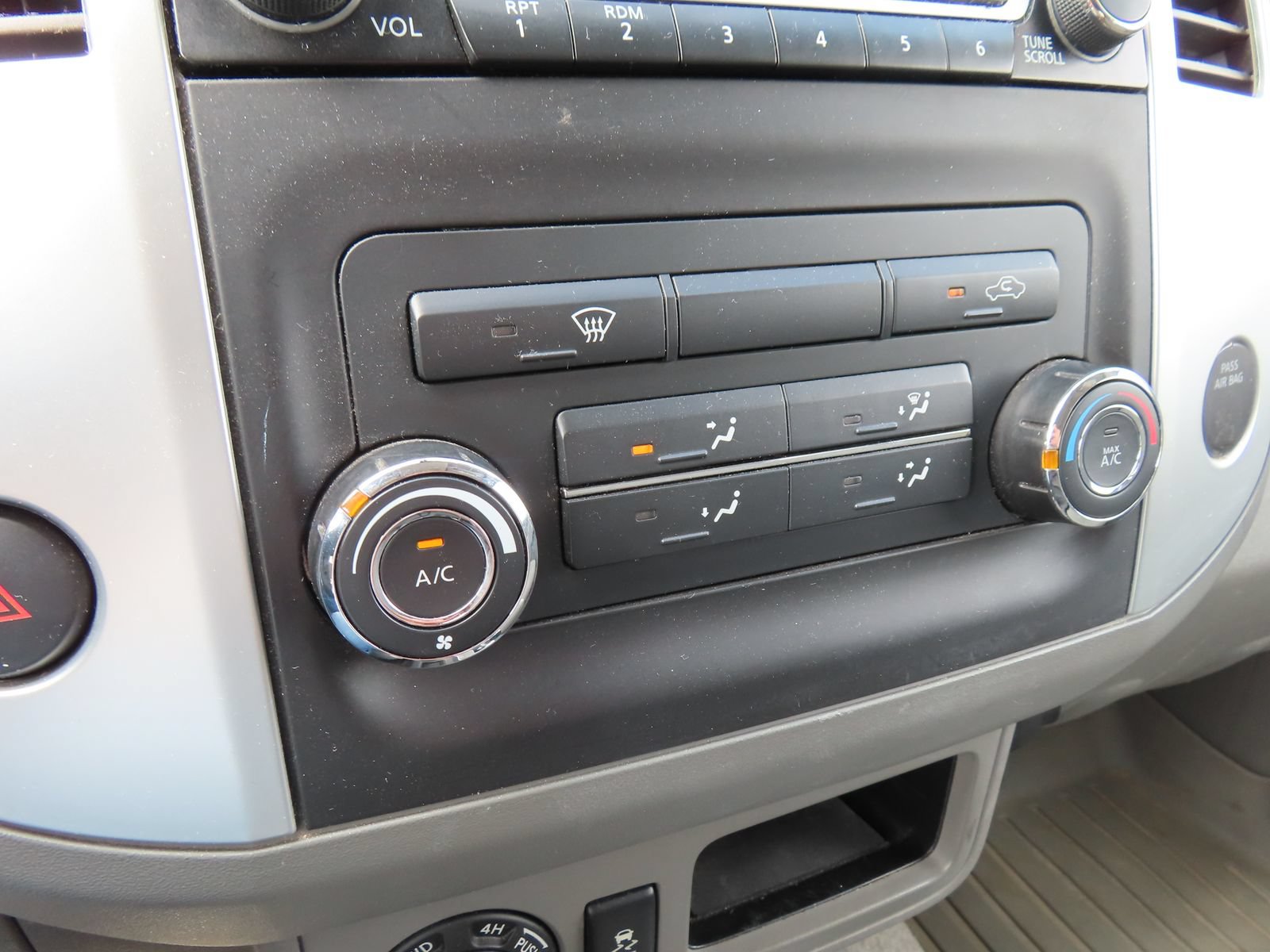 Used 2016 Nissan Frontier SV AWD/4WD image 23