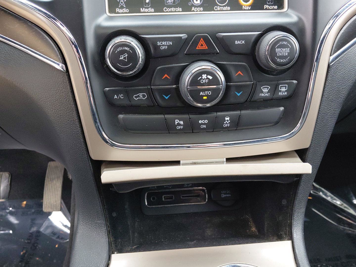 Used 2015 Jeep Grand Cherokee Limited w/ Luxury Group II image 29