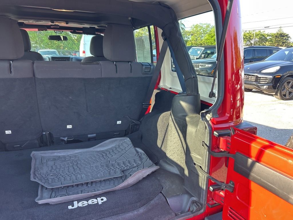 Used 2014 Jeep Wrangler Unlimited Sport w/ Connectivity Group image 28