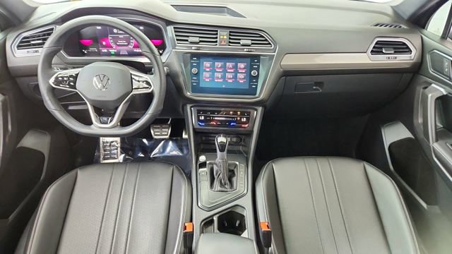 Used 2023 Volkswagen Tiguan SE R-Line image 88